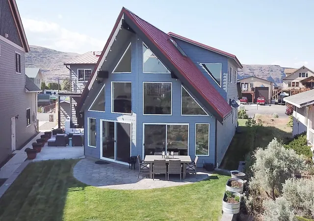 Photo 4 of Single family home for sale at 25053 SW Wanapum St, Quincy, WA 98848 | MLS# NWM2524120 | Listing updated on 2026-09-21