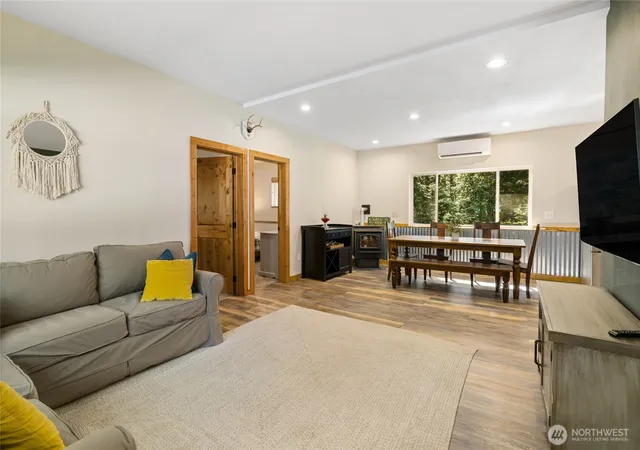 Photo 3 of Single family home for sale at 401 Why Worry Ln, Ronald, WA 98940 | MLS# NWM2524131 | Listing updated on 2026-09-21