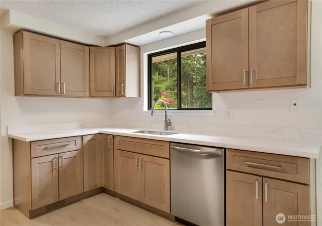 Photo 3 of Sale Pending at 4270 Fir Dr NE, Bremerton, WA 98310 | MLS# NWM2524147 | Listing updated on 2026-09-24
