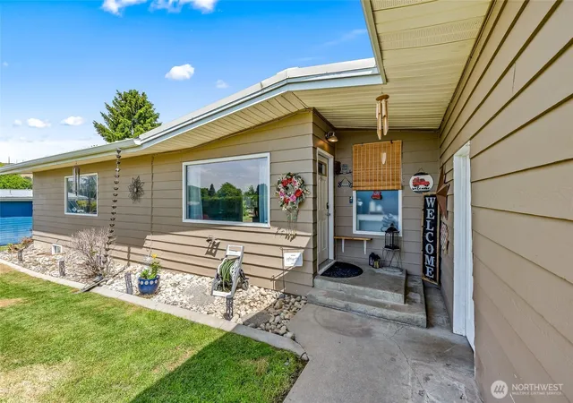 Photo 2 of Sale Pending at 615 N Jerome, East Wenatchee, WA 98802 | MLS# NWM2524157 | Listing updated on 2026-07-03