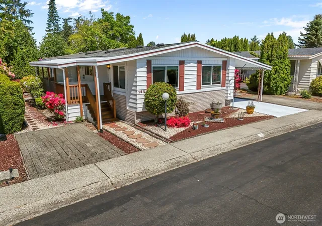 Photo 2 of Manufactured home for sale at 11436 Se 208th Street #162, Kent, WA 98031 | MLS# NWM2524217 | Listing updated on 2026-10-14