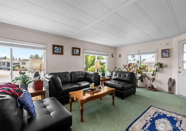 Photo 3 of Manufactured home for sale at 11436 SE 208th Street #162, Kent, WA 98031 | MLS# NWM2524217 | Listing updated on 2026-09-21