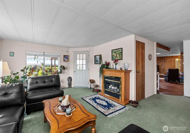 Photo 4 of Manufactured home for sale at 11436 SE 208th Street #162, Kent, WA 98031 | MLS# NWM2524217 | Listing updated on 2026-09-21