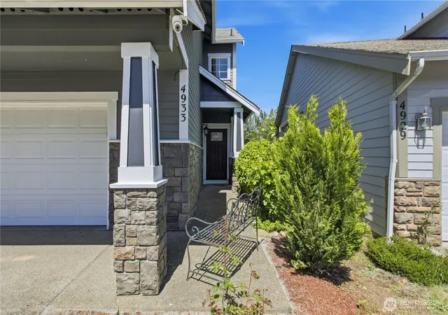 Photo 2 of Contingent at 4933 Diana Ct Se #17, Auburn, WA 98092 | MLS# NWM2524275 | Listing updated on 2026-09-21