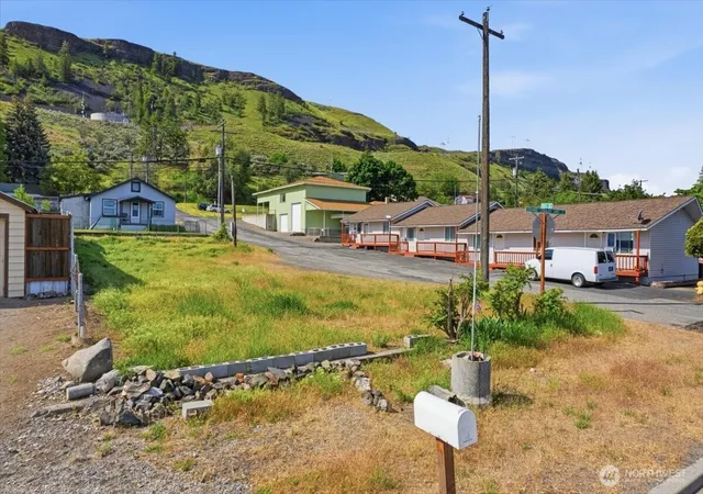Photo 4 of Land for sale at 300 E Grand Coulee Ave, Grand Coulee, WA 99133 | MLS# NWM2524276 | Listing updated on 2026-09-21