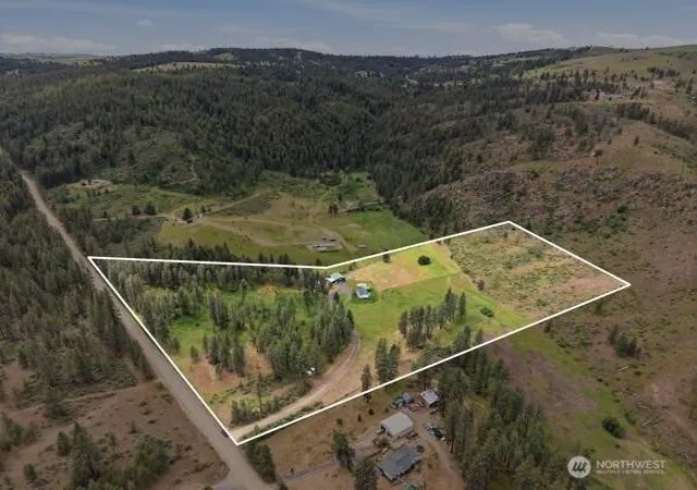 Photo 3 of Manufactured home for sale at 36499 Teel Hl Rd N, Davenport, WA 99122 | MLS# NWM2524284 | Listing updated on 2026-09-21
