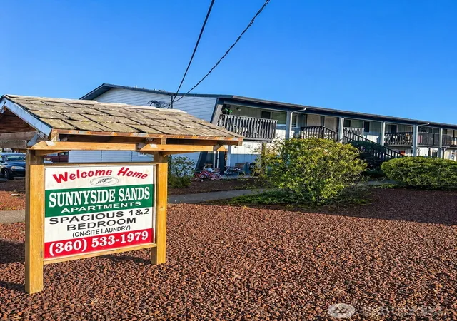 Photo 2 of Multi family home for sale at 621 7th Street, Hoquiam, WA 98550 | MLS# NWM2524374 | Listing updated on 2026-09-21