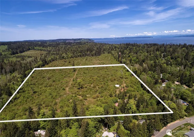 Photo 4 of Single family home for sale at 12426 NE Philip Dr S, Kingston, WA 98346 | MLS# NWM2524425 | Listing updated on 2026-09-21