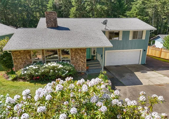 Photo 2 of Contingent at 870 Kamus Pl, Fox Island, WA 98333 | MLS# NWM2524431 | Listing updated on 2026-09-21