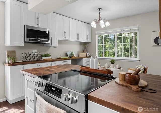Photo 2 of Condo for sale at 1830 S 336th Street #H201, Federal Way, WA 98003 | MLS# NWM2524459 | Listing updated on 2026-09-28