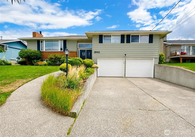 Photo 1 of Sale Pending at 1841 N Lenore Dr, Tacoma, WA 98406 | MLS# NWM2524492 | Listing updated on 2026-09-30