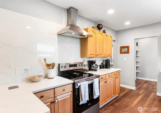 Photo 3 of Single family home for sale at 18925 276th Avenue SE, Issaquah, WA 98027 | MLS# NWM2524494 | Listing updated on 2026-09-30