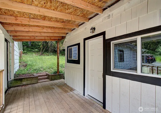 Photo 3 of Sale Pending at 6405 Westside Hwy, Castle Rock, WA 98611 | MLS# NWM2524503 | Listing updated on 2026-09-25