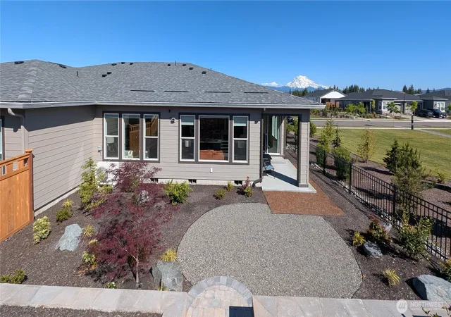 Photo 3 of Single family home for sale at 14830 207th Avenue E, Bonney Lake, WA 98391 | MLS# NWM2524508 | Listing updated on 2026-09-24