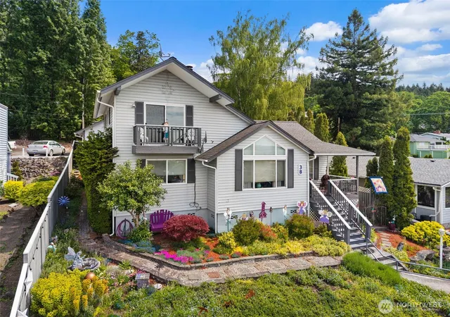 Photo 1 of Sale Pending at 38 Se Washington Ave, Chehalis, WA 98532 | MLS# NWM2524561 | Listing updated on 2026-09-29