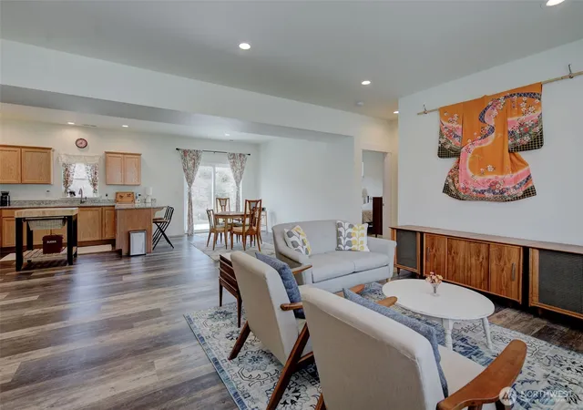 Photo 4 of Single family home for sale at 9975 Saska Way, Entiat, WA 98822 | MLS# NWM2524623 | Listing updated on 2026-09-21