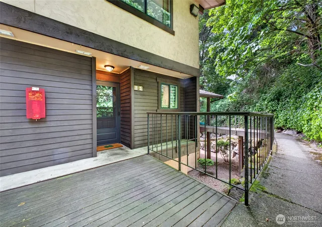 Photo 3 of Condo for sale at 140 Summit Ave N #B5, Kent, WA 98030 | MLS# NWM2524680 | Listing updated on 2026-09-23