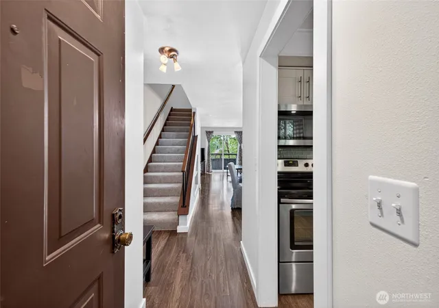 Photo 3 of Condo for sale at 140 Summit Ave N #B5, Kent, WA 98030 | MLS# NWM2524680 | Listing updated on 2026-09-23