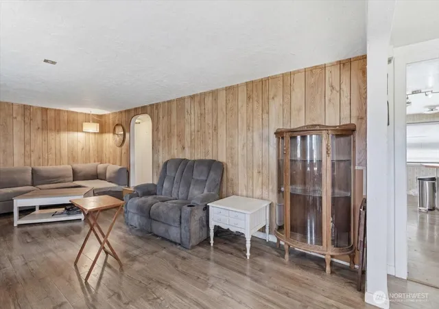 Photo 4 of Single family home for sale at 118 Coulee Blvd, Electric City, WA 99123 | MLS# NWM2524739 | Listing updated on 2026-09-21