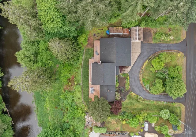 Photo 3 of Single family home for sale at 11008 Cowlitz Dr Se, Olympia, WA 98501 | MLS# NWM2524781 | Listing updated on 2026-09-26