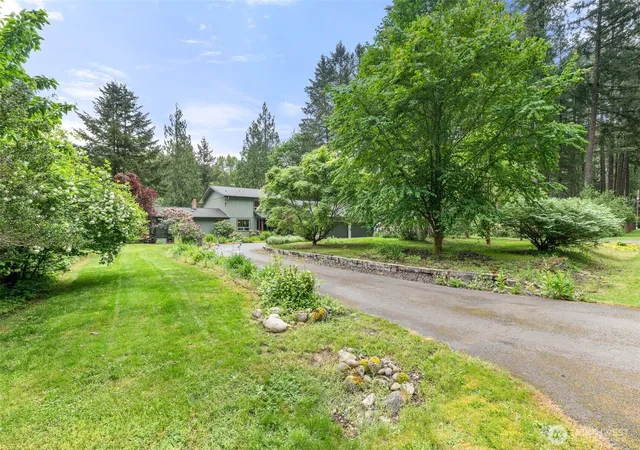 Photo 4 of Single family home for sale at 11008 Cowlitz Dr SE, Olympia, WA 98501 | MLS# NWM2524781 | Listing updated on 2026-09-26