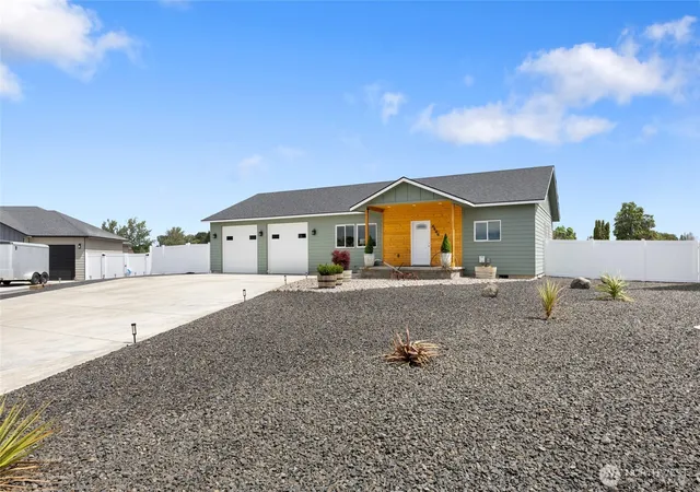 Photo 1 of Single family home for sale at 6444 Rd 205 Ne, Moses Lake, WA 98837 | MLS# NWM2524799 | Listing updated on 2026-09-21