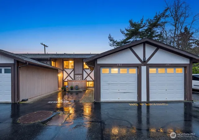 Photo 2 of Townhouse for sale at 323 Sw 112th Street #102, Seattle, WA 98146 | MLS# NWM2524804 | Listing updated on 2026-09-21
