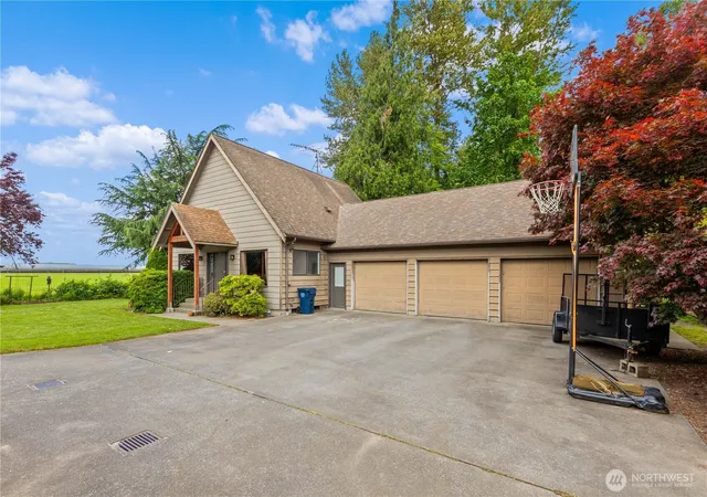 Photo 2 of Single family home for sale at 3650 E Badger Rd, Everson, WA 98247 | MLS# NWM2524811 | Listing updated on 2026-09-29