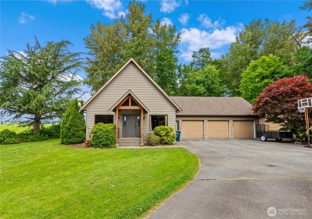 Photo 3 of Single family home for sale at 3650 E Badger Rd, Everson, WA 98247 | MLS# NWM2524811 | Listing updated on 2026-09-29