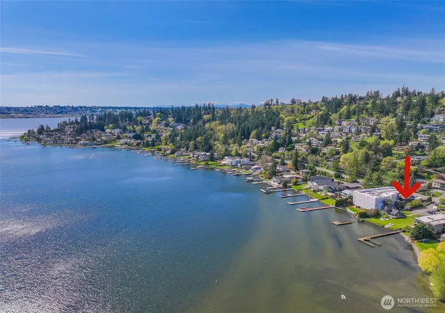 Photo 3 of Single family home for sale at 9049 Ne Juanita Dr, Kirkland, WA 98034 | MLS# NWM2524819 | Listing updated on 2026-09-21