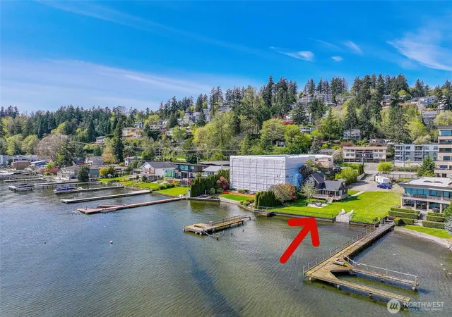 Photo 3 of Condo for sale at 9049 NE Juanita Dr, Kirkland, WA 98034 | MLS# NWM2524819 | Listing updated on 2026-09-21