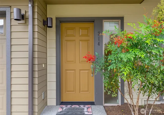 Photo 3 of Townhouse for sale at 314 Chelan Ave Ne, Renton, WA 98059 | MLS# NWM2524826 | Listing updated on 2026-09-21