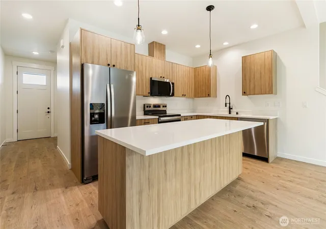 Photo 3 of Single family home for sale at 4237 Melrose Ln, Bellingham, WA 98226 | MLS# NWM2524830 | Listing updated on 2026-09-28