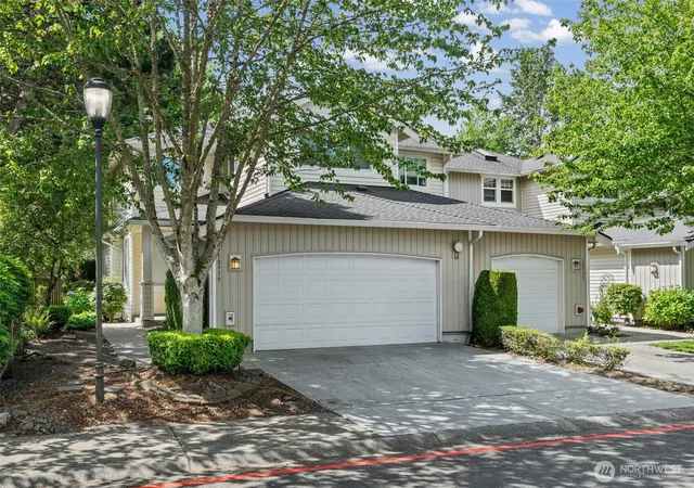 Photo 2 of Townhouse for sale at 10939 Se 187th Lane, Renton, WA 98055 | MLS# NWM2524924 | Listing updated on 2026-09-21