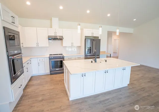 Photo 3 of Single family home for sale at 6409 Rd 215 Ne, Moses Lake, WA 98837 | MLS# NWM2524934 | Listing updated on 2026-09-21