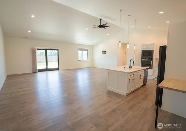 Photo 3 of Single family home for sale at 6409 Rd 215 NE, Moses Lake, WA 98837 | MLS# NWM2524934 | Listing updated on 2026-09-21