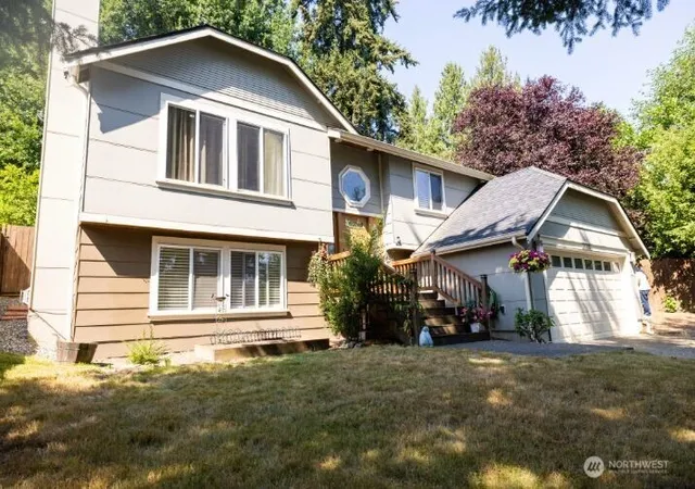Photo 2 of Single family home for sale at 16704 3rd Dr Se, Bothell, WA 98012 | MLS# NWM2524940 | Listing updated on 2026-09-21