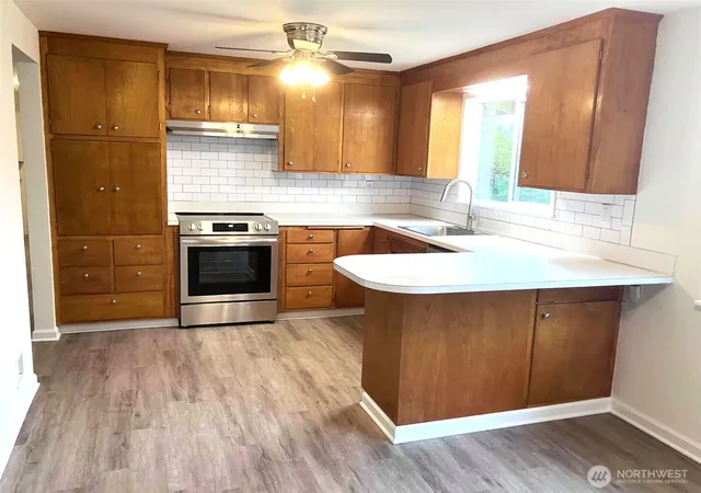 Photo 2 of Sale Pending at 20621 5th Avenue S, Des Moines, WA 98198 | MLS# NWM2524942 | Listing updated on 2026-09-25