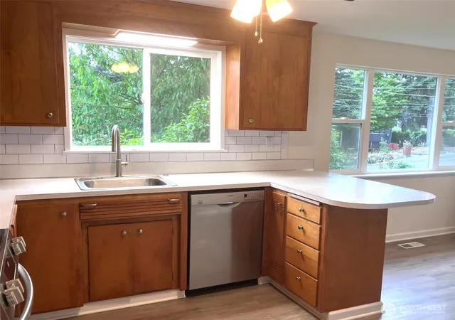 Photo 3 of Sale Pending at 20621 5th Avenue S, Des Moines, WA 98198 | MLS# NWM2524942 | Listing updated on 2026-09-25