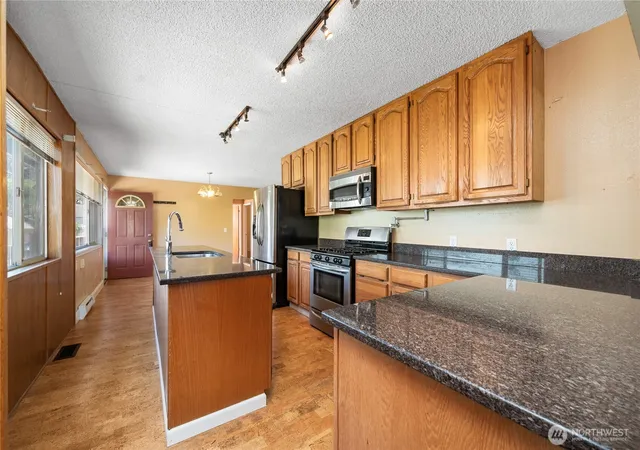 Photo 4 of Sale Pending at 932 3rd Street, Blaine, WA 98230 | MLS# NWM2524973 | Listing updated on 2026-09-25