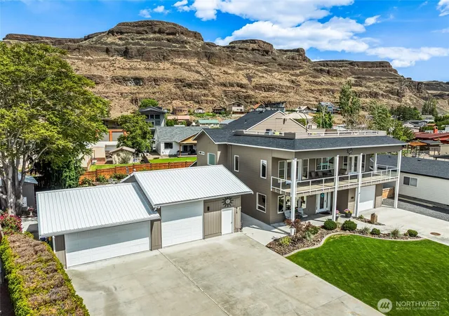 Photo 2 of Single family home for sale at 825 / 815 Hunter Ave Sw, Quincy, WA 98848 | MLS# NWM2525011 | Listing updated on 2026-09-24