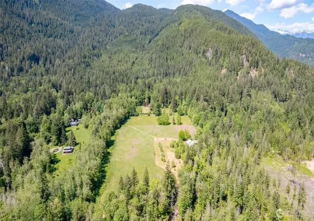 Photo 4 of Single family home for sale at 60982 Dexter Ln, Marblemount, WA 98267 | MLS# NWM2525042 | Listing updated on 2026-09-21