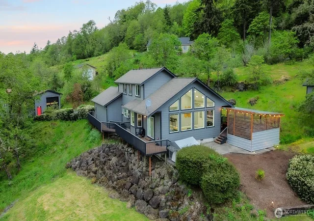Photo 1 of Single family home for sale at 72 Bluff Rd, Kelso, WA 98626 | MLS# NWM2525055 | Listing updated on 2026-09-21