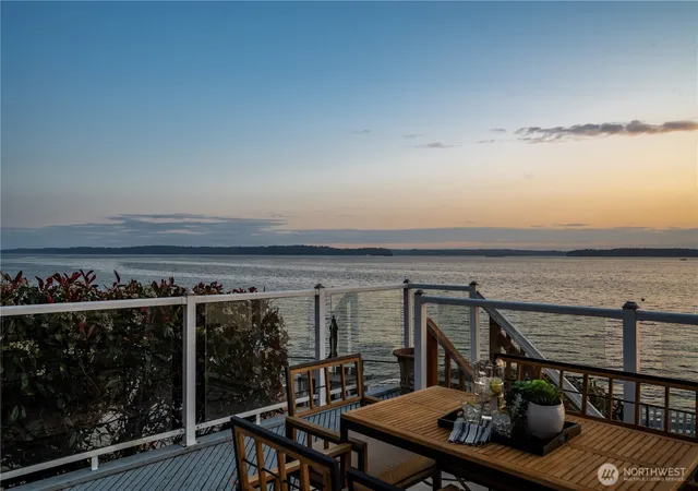 Photo 4 of Single family home for sale at 5637 Beach Dr SW, Seattle, WA 98136 | MLS# NWM2525072 | Listing updated on 2026-09-30