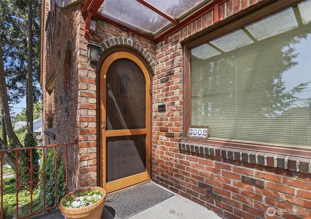 Photo 3 of Sale Pending at 3002 NE 57th Street, Seattle, WA 98105 | MLS# NWM2525097 | Listing updated on 2026-09-23