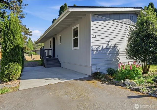 Photo 1 of Sale Pending at 20406 Little Bear Crk Rd #35, Woodinville, WA 98072 | MLS# NWM2525153 | Listing updated on 2026-10-01