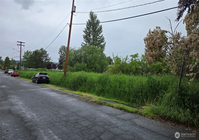 Photo 3 of Land for sale at 1215 9th Street SE, Puyallup, WA 98372 | MLS# NWM2525169 | Listing updated on 2026-09-21