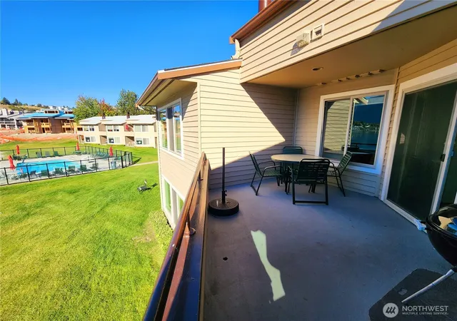 Photo 4 of House for sale at 1 Lakeside 717 M, Manson, WA 98831 | MLS# NWM2525191 | Listing updated on 2026-09-21