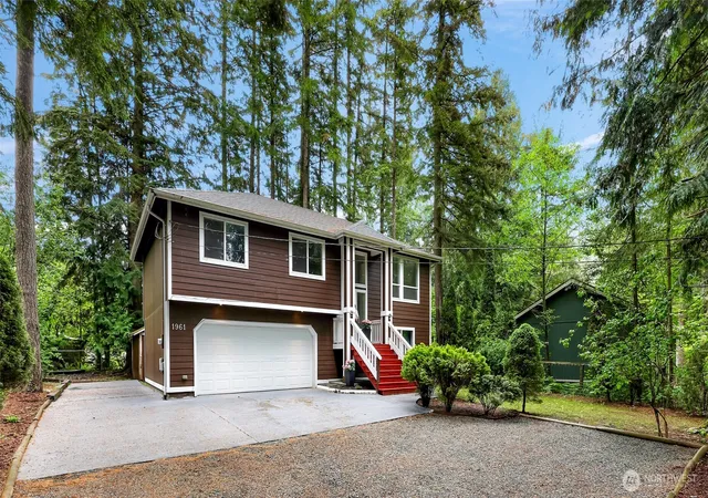 Photo 3 of Sale Pending at 1961 Clear Valley Dr, Maple Falls, WA 98266 | MLS# NWM2525193 | Listing updated on 2026-09-27