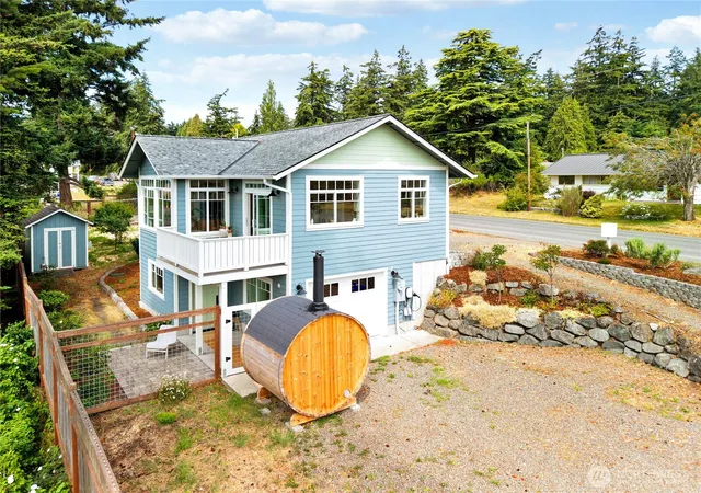 Photo 4 of Single family home for sale at 1225 Cherry St, Port Townsend, WA 98368 | MLS# NWM2525241 | Listing updated on 2026-09-21
